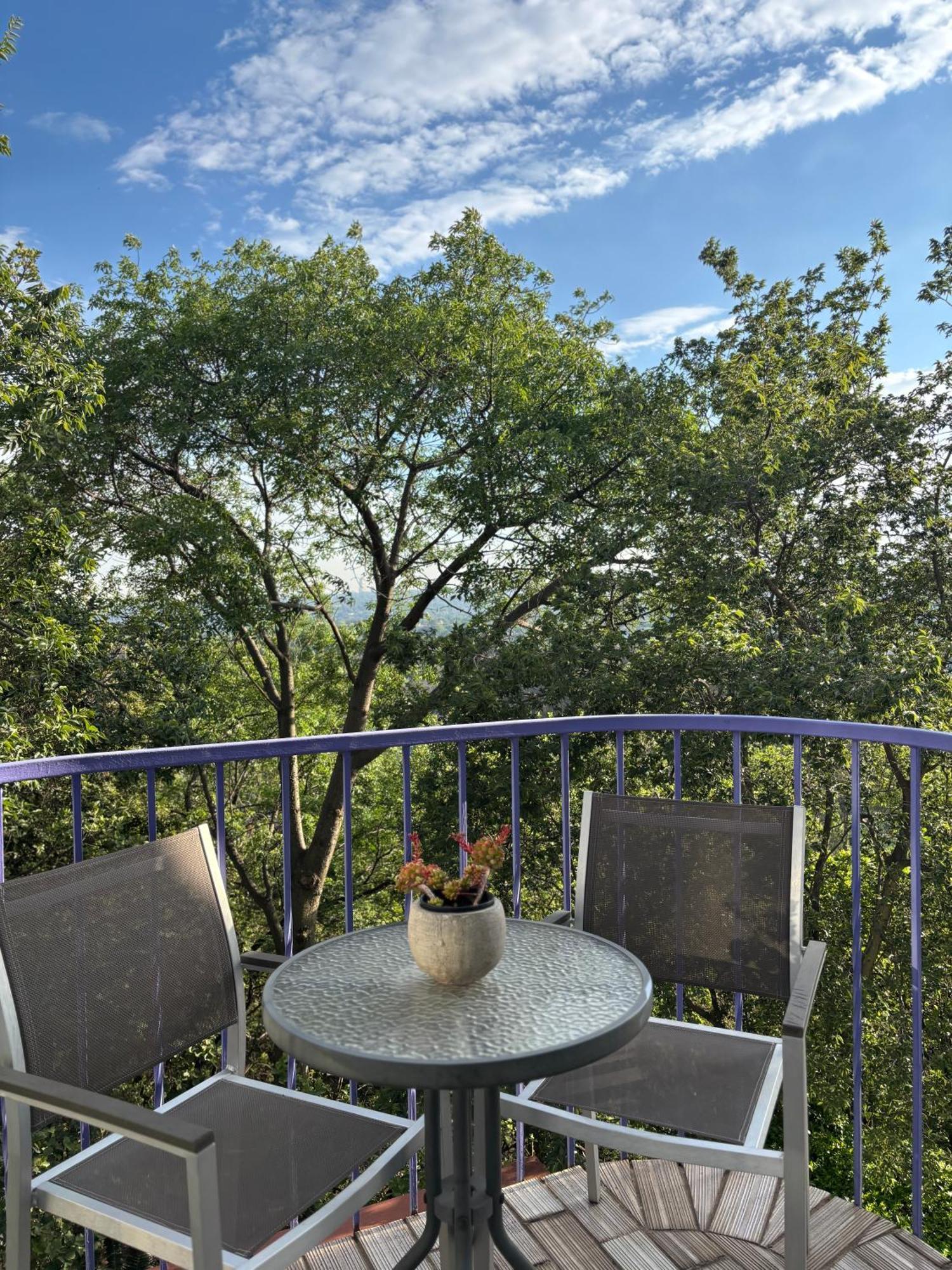La Casa Blanca Hotel Johannesburg Exterior photo